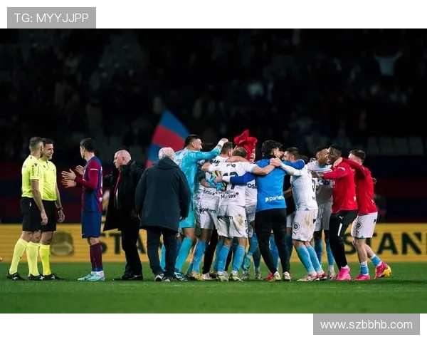 西甲激战莱万京多安进球 巴萨2-4不敌赫罗纳送对方登顶 西甲激战莱万京多安进球 巴萨2-4不敌赫罗纳送对方登顶