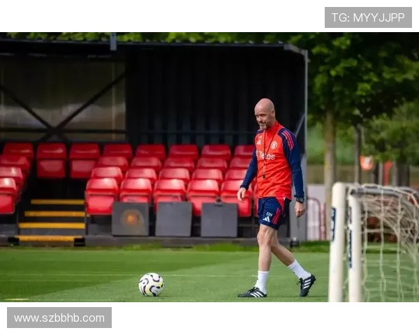 滕哈赫谨慎应对药厂解雇危机不太可能重返阿贾克斯