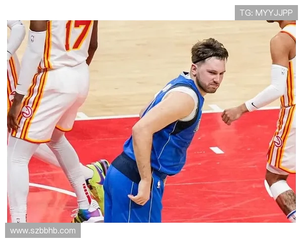 东契奇罚球失误引发球迷惊恐全场贡献33分11板8助3断表现依旧抢眼 东契奇罚球失误引发球迷惊恐全场贡献33分11板8助3断表现依旧抢眼